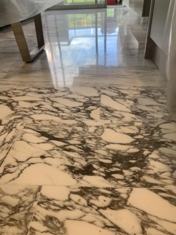 Entretien d'un superbe marbre arabescato à Nice, Nice, Sols Process 06